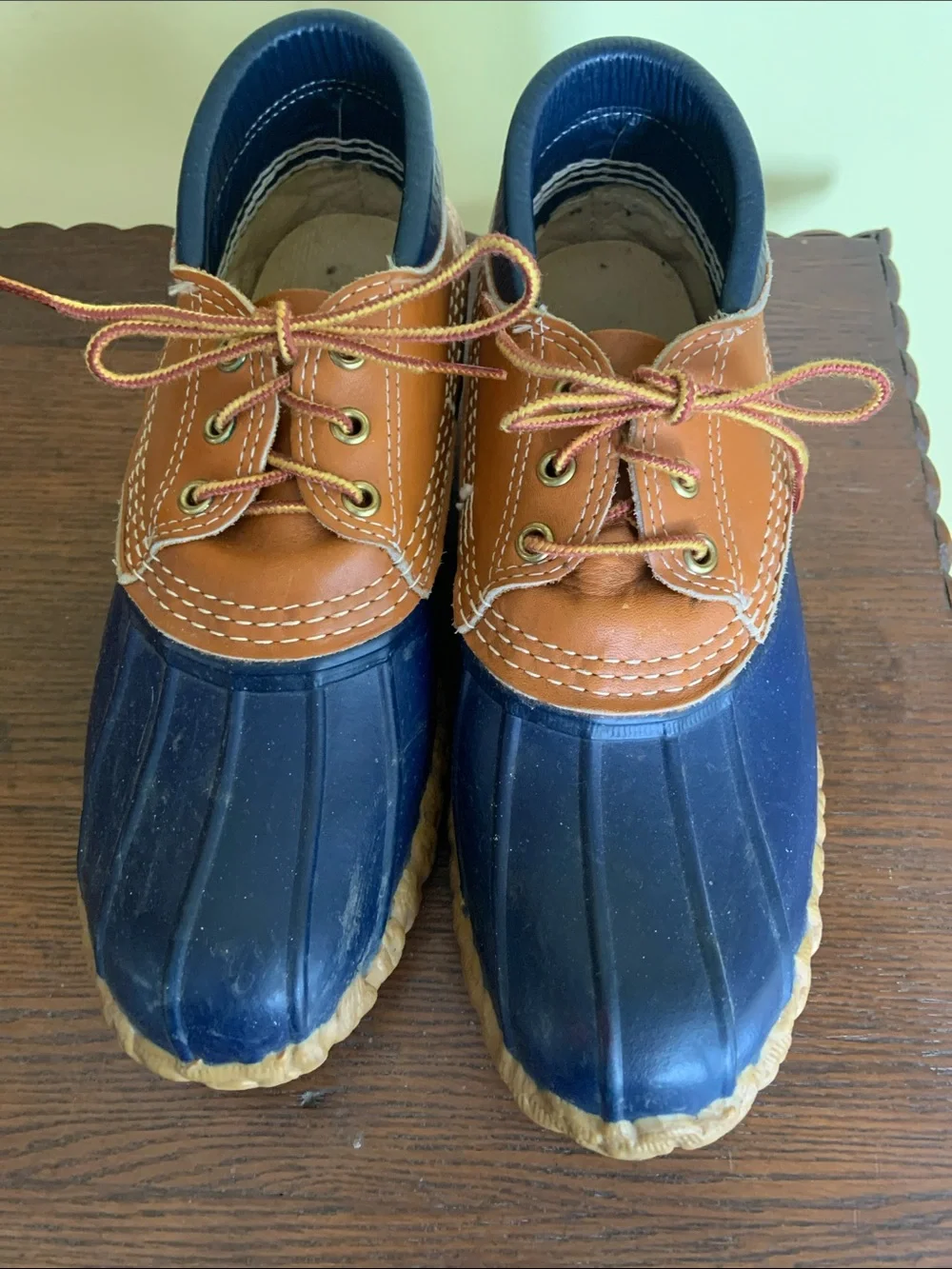 LL Bean Size 8 Navy and Tan Waterproof Duck Boots Women’s
